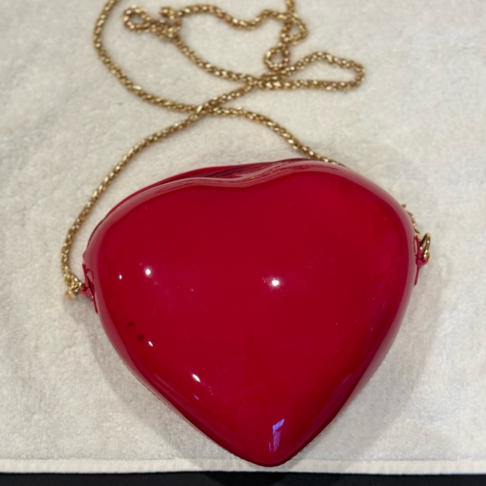 Shiny heart purse